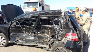 Colisão entre caminhão e carro de passeio deixa três mortos na BR-020, em Caucaia