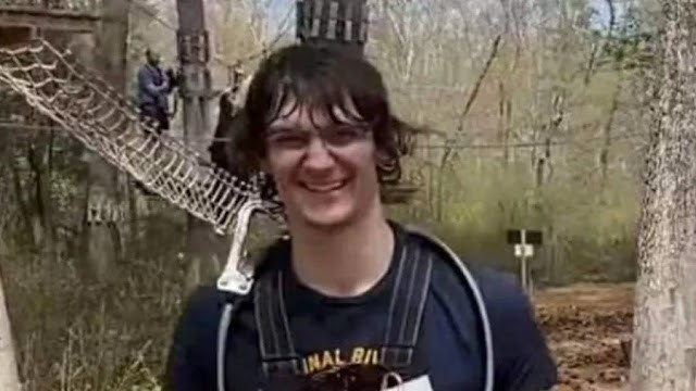 Adolescente morre soterrado após cavar buraco em praia