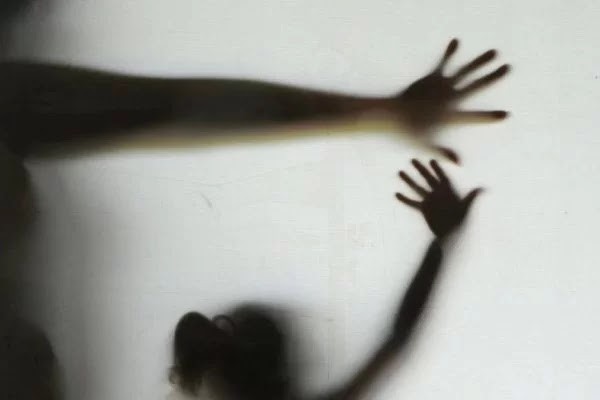 Tentativa de estupro virtual: juíza condena jovem a 4 anos de prisão