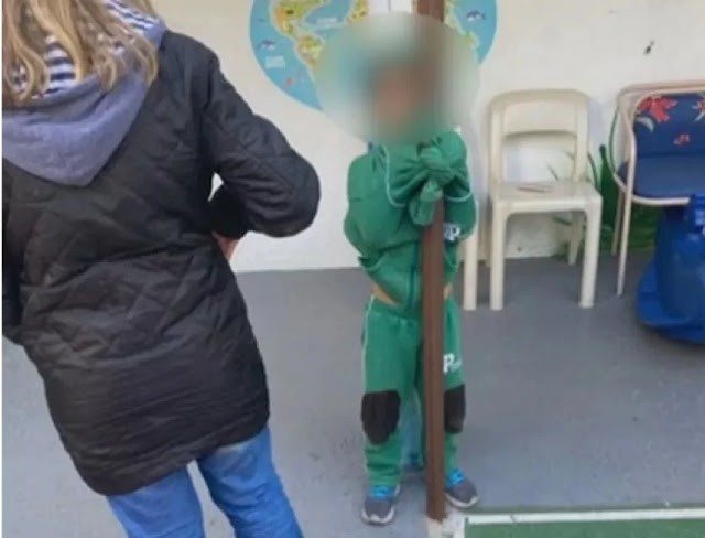 Criança amarrada em poste de escola se reconhece na imagem: “Papai, sou eu”
