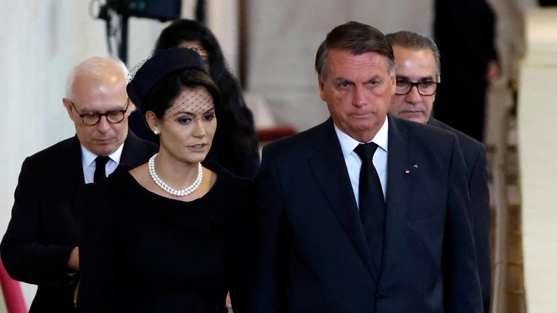 Moraes autoriza quebra de sigilo bancário de Bolsonaro e Michelle