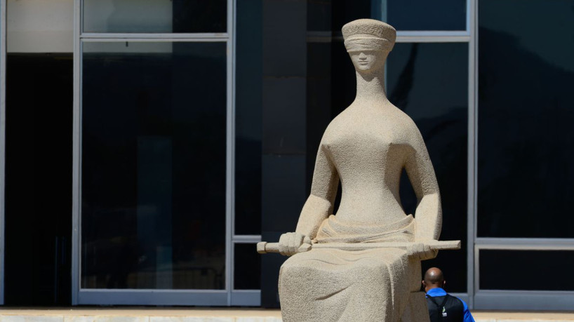 STF decidirá se mãe não gestante em relação homoafetiva terá licença-maternidade