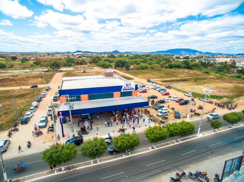 Moderna estrutura, festa e promoções marcam a inauguração do novo Supermercado Dionísio em Santa Quitéria