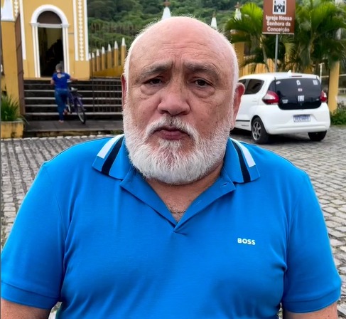 Justiça decide por novo afastamento de Carlomano Marques, prefeito de Pacatuba, por mais 180 dias