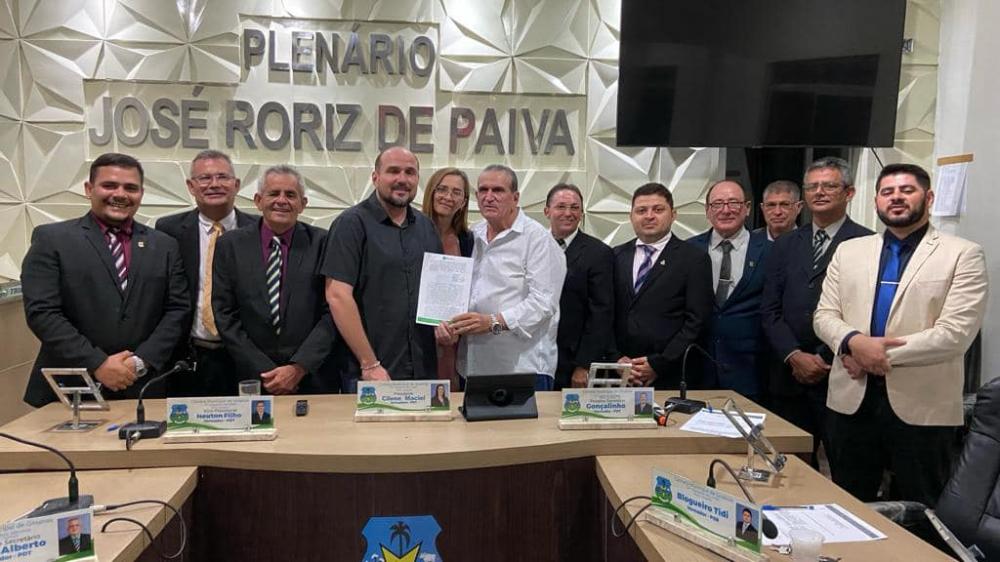 Ex-prefeito de Groaíras, Ueliton Vasconcelos, tem contas aprovadas por unanimidade pela Câmara Municipal