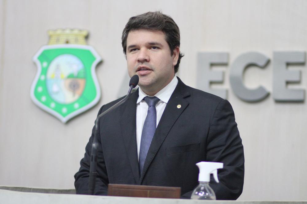 Bruno Pedrosa celebra um milhão de refeições entregues pelo Ceará Sem Fome
