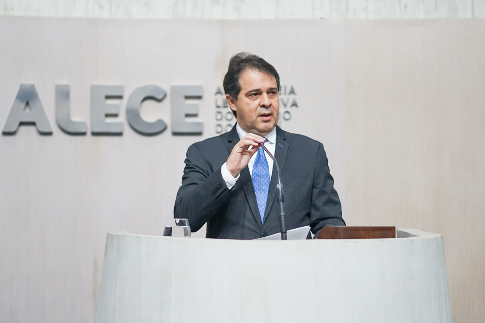 Evandro Leitão poderá se desfiliar do PDT sem perder mandato na Alece, decide TRE-CE