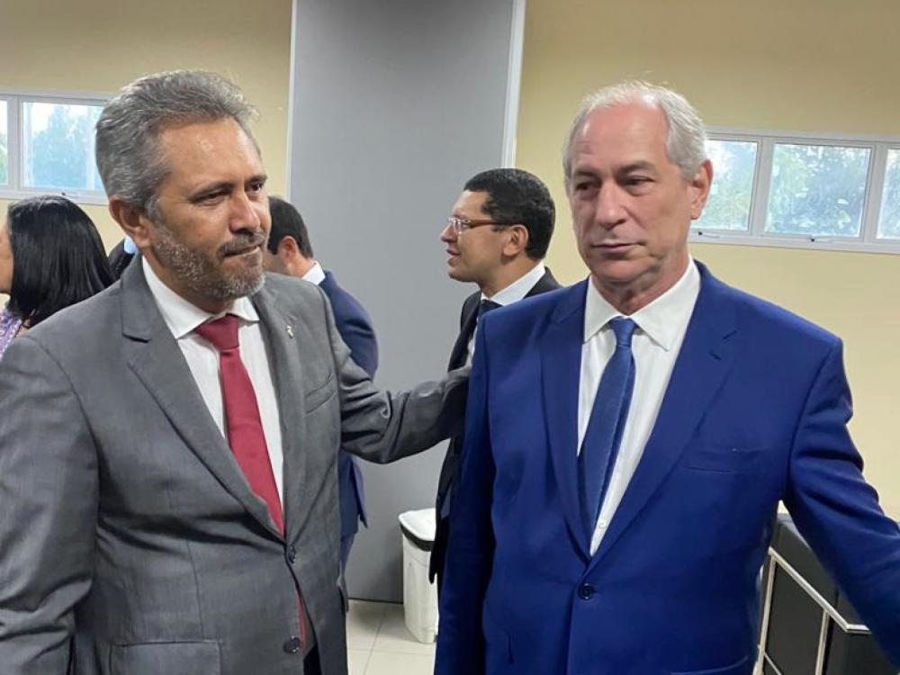 Elmano pode processar Ciro Gomes por acusações feitas na convenção do PSDB