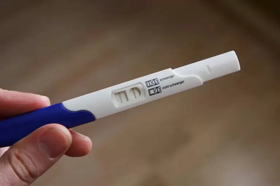 Deputado quer incluir mensagem contra o aborto em testes de gravidez