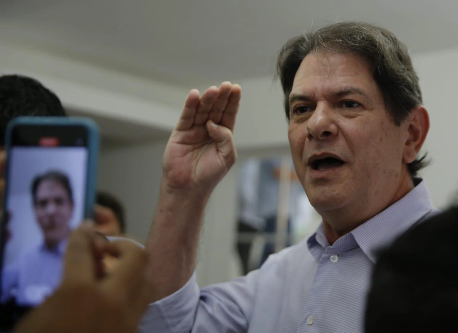 Aliados de Cid postergam reunião e se aproximam do Podemos