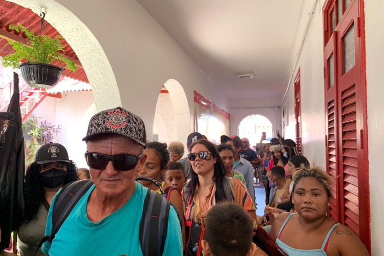 Presidente da Assembleia Legislativa do Ceará adia visita ao PT após protesto por moradia