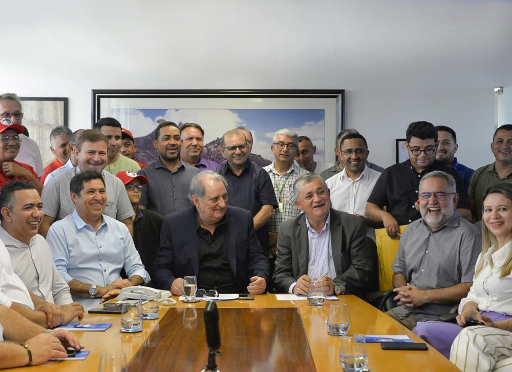 Municípios cearenses receberão investimento de R$ 25 milhões em obras e infraestrutura