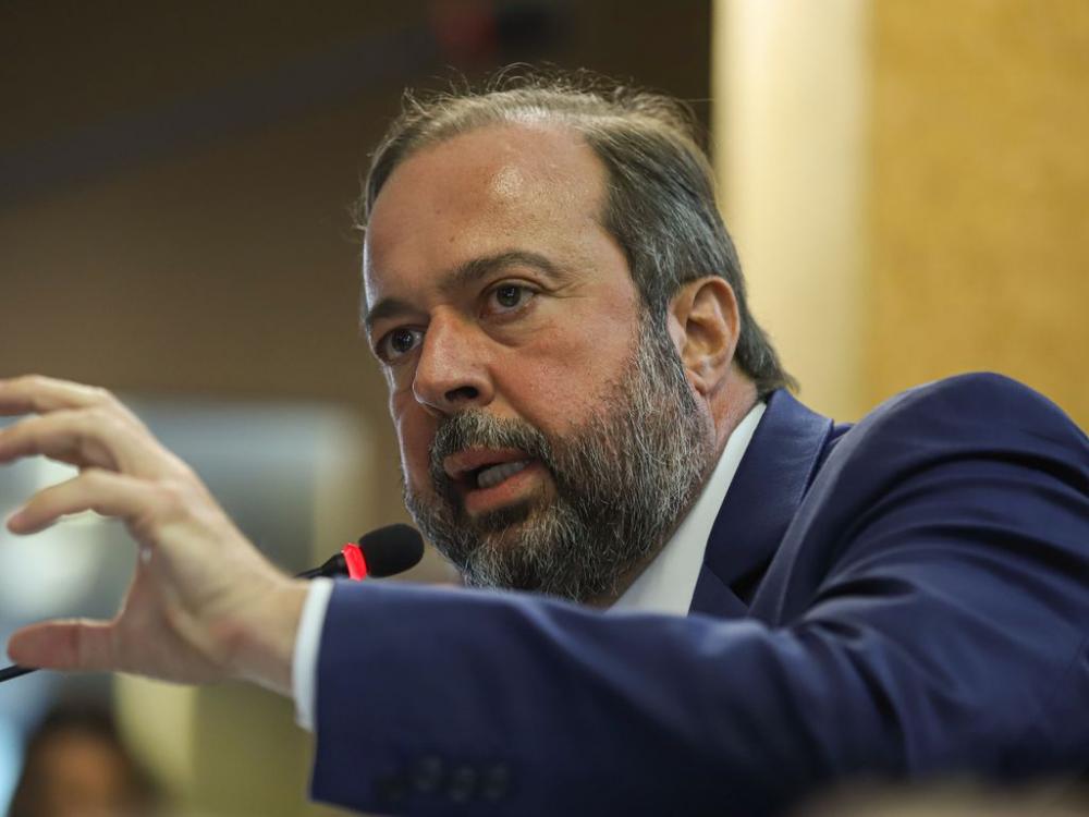 Ministro prevê que até 2030 cliente poderá escolher fornecedor de energia