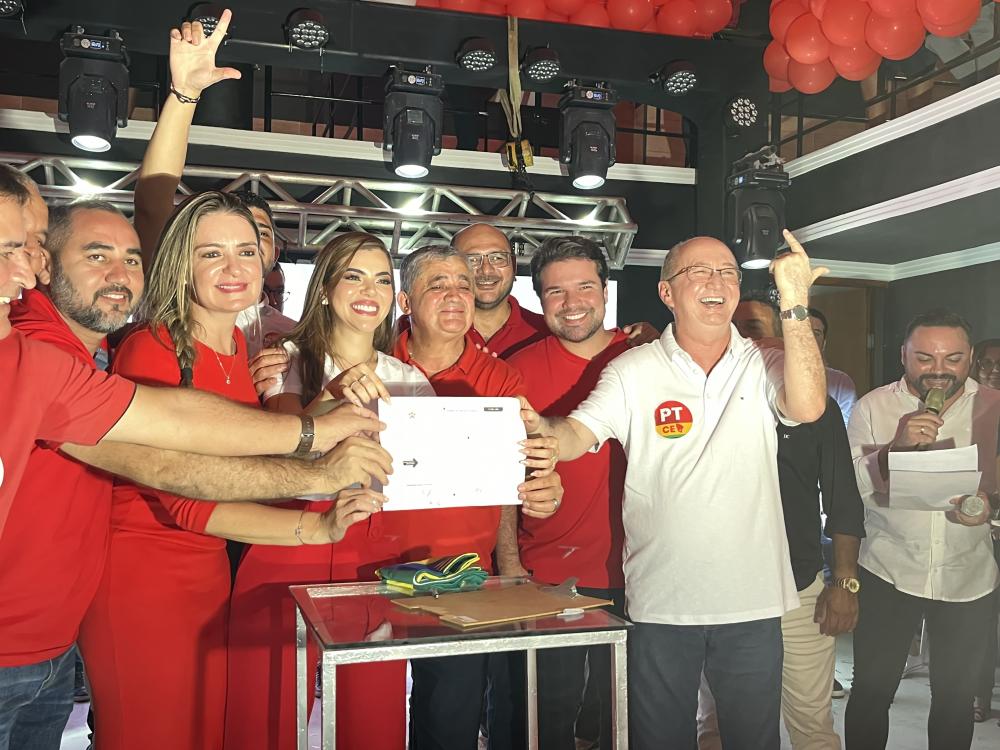 PT inicia a pré-campanha em Santa Quitéria com filiação de Lígia Protásio e lançamento da pré-candidatura a prefeita