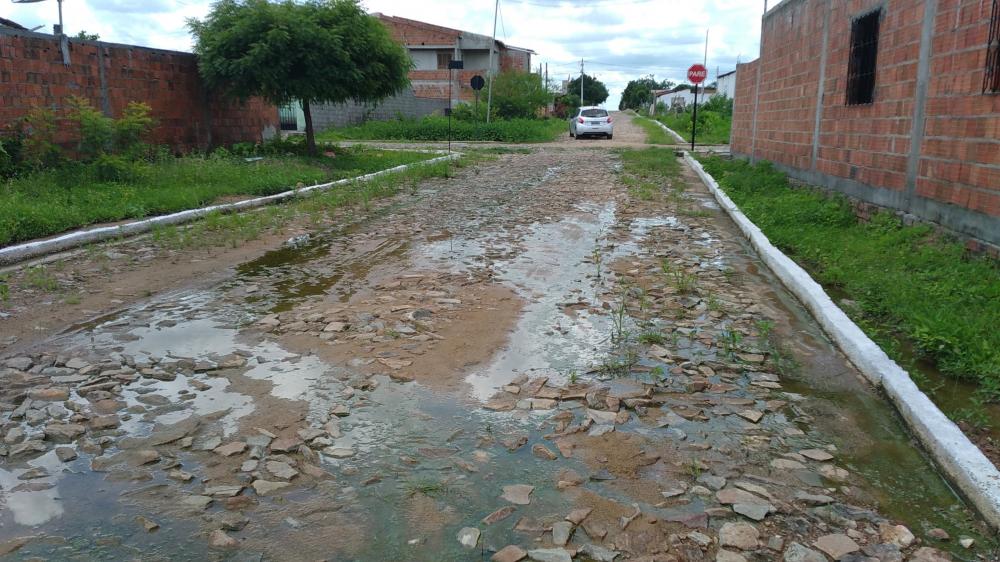 Quase 27 mil quiterienses não tem acesso a esgoto adequado, revela IBGE