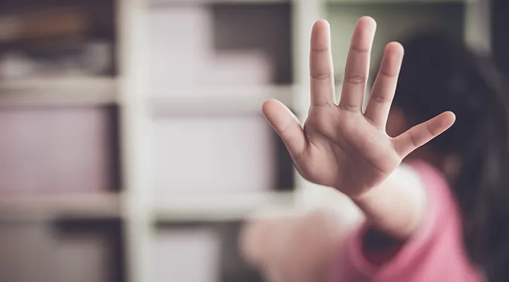Polícia investiga denúncia de violência sexual contra irmãs autistas em escola no Ceará