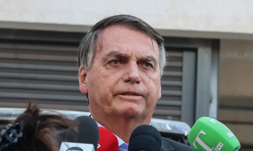 Bolsonaro deverá ser indiciado pela PF em dois inquéritos; confira