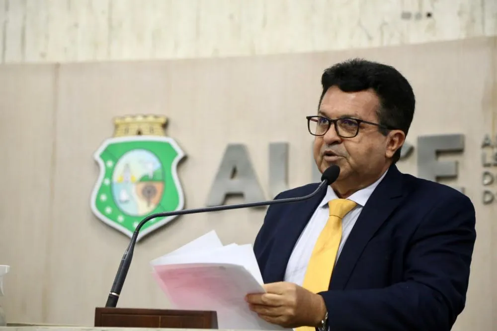 Jeová Mota presta esclarecimentos à população cearense