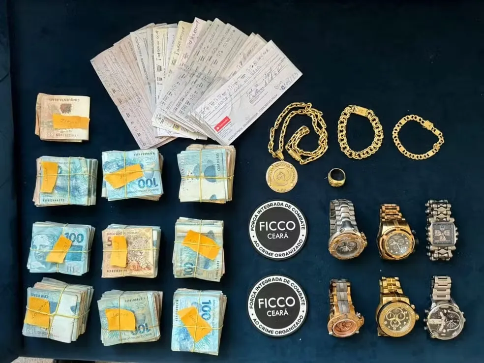 Polícia apreendeu mais de R$ 90 mil em espécie na casa de 'Vaqueiro', chefe de facção que atua em vaquejadas