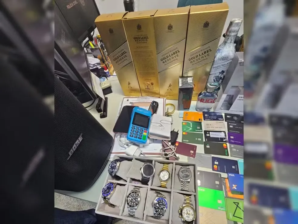 Polícia prende trio, apreende carros de luxo e bloqueia R$ 1 milhão de suspeitos de estelionato no Ceará