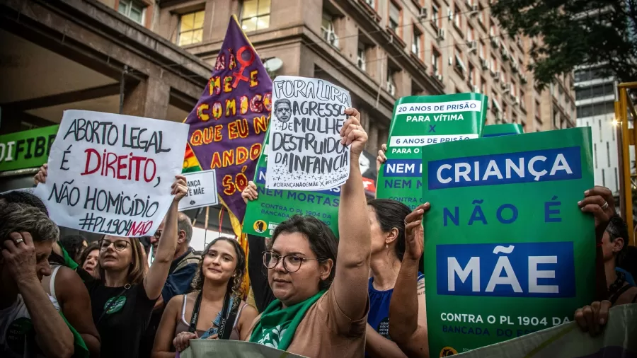 Enquete da Câmara sobre PL do Aborto bate 1 milhão de votos; 88% são contra