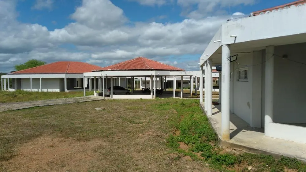 Sem ter sido concluída, Escola Agrícola de Santa Quitéria tem novo prazo de entrega para primeiro semestre de 2025