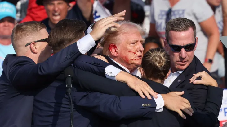 Trump é retirado de comício após tiros; ex-presidente foi ferido na orelha