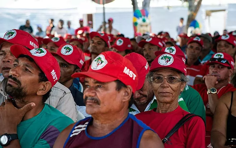 MST lança 700 candidatos nas eleições municipais com apoio de Lula e PT