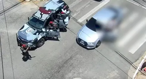 Homem com registro de CAC é preso por ameaça com arma durante discussão