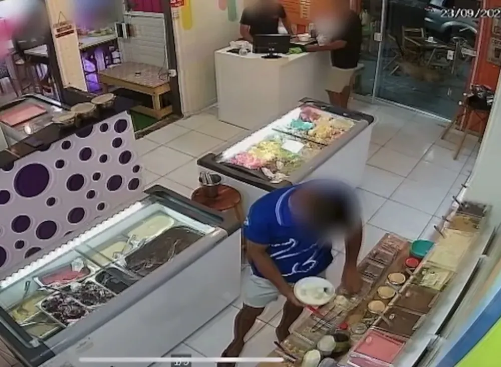Criminoso enche tigela de açaí, consome e anuncia assalto na hora de pagar no Ceará