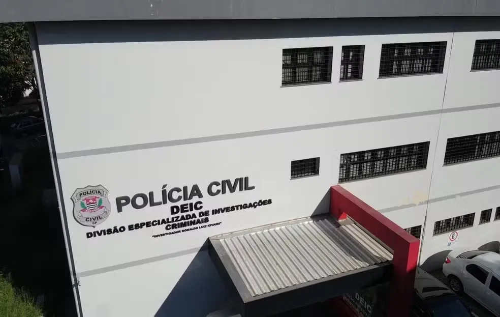 Homem é preso suspeito de agredir a esposa que amamentava bebê de 8 meses após ela se recusar a fazer comida