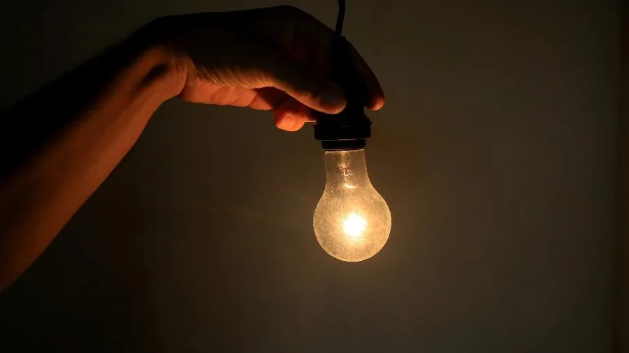 Outubro terá bandeira tarifária mais cara do sistema nas contas de luz