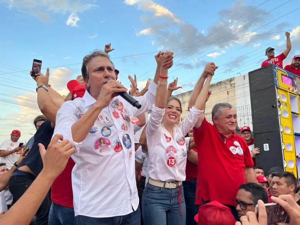 Ministro da Educação Camilo Santana participa do último ato de campanha de Dra. Lígia