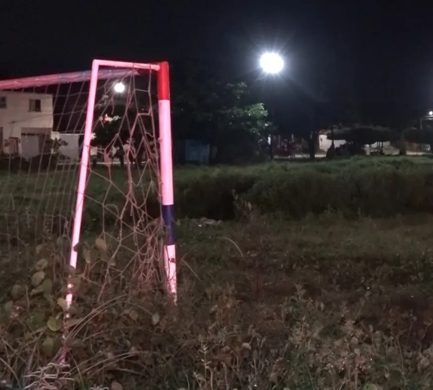 Policial penal e filho são baleados ao sair de campo de futebol no Ceará
