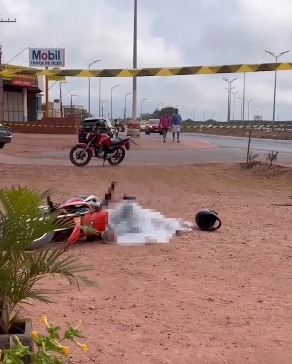Homem e mulher são baleados enquanto andavam de moto no interior do Ceará
