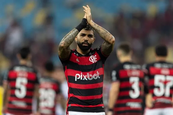 Gabigol ultrapassa Ronaldo Fenômeno em gols marcados em finais