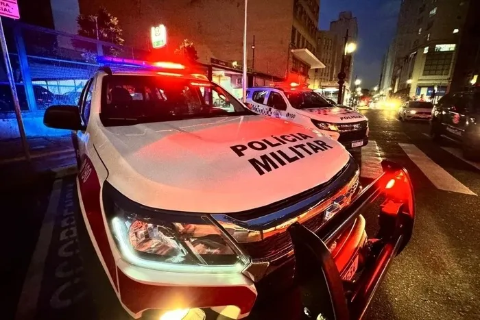 Homem é preso por agredir a própria avó, que fica ferida no braço