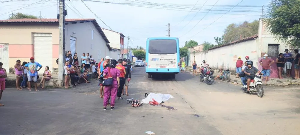 Acidente fatal entre moto e ônibus deixa uma vítima em Nova Russas