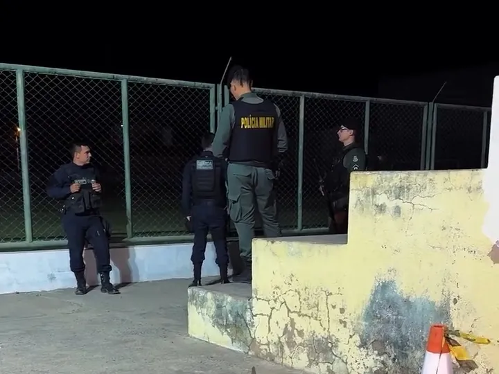 Jovem é morto a tiros dentro de estádio em Reriutaba