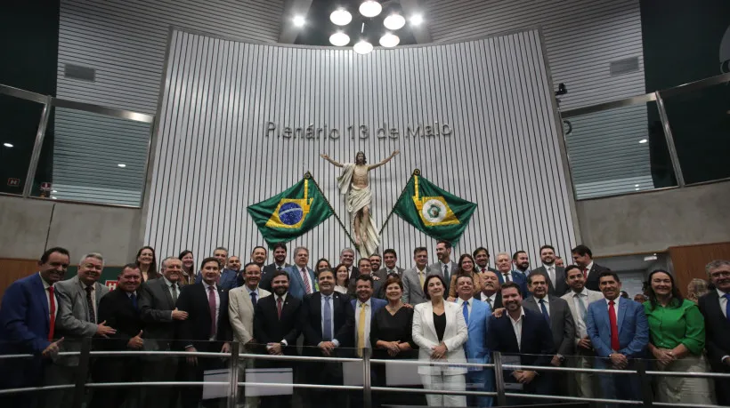 Deputados cearenses aprovam aumento dos próprios salários para quase R$ 35 mil