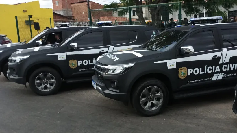 Mãe e idoso são presos suspeitos de estupro de vulnerável, no Ceará 