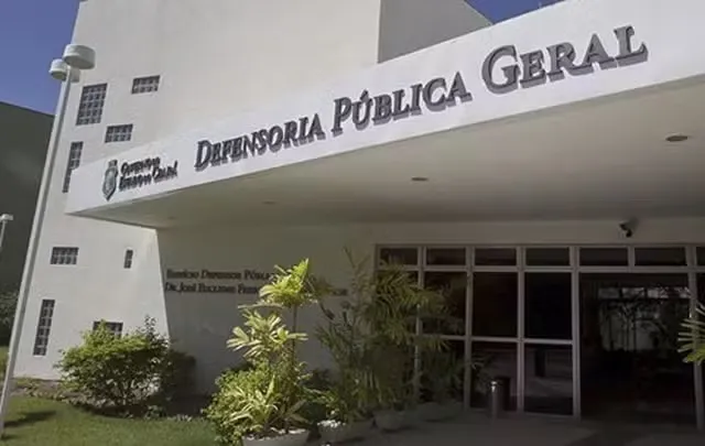 Mãe acusada de esfaquear mulher que estuprou sua filha de três anos é absolvida no interior do CE
