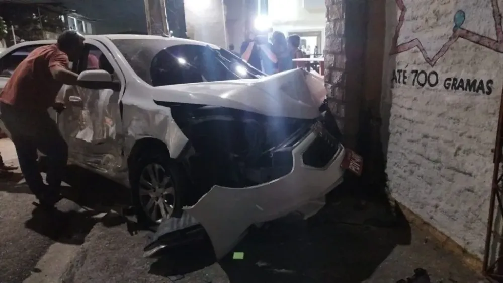Colisão entre dois veículos atinge idosa de 60 anos no Ceará