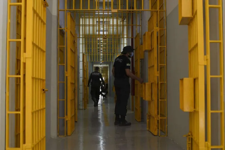 Mulher autuada por morte em presídio no Ceará, diz que era assediada por outros presos