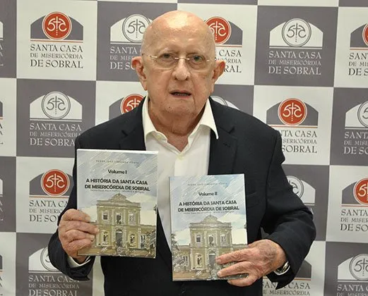 Após queda, ex-deputado Padre Zé Linhares está internado em UTI