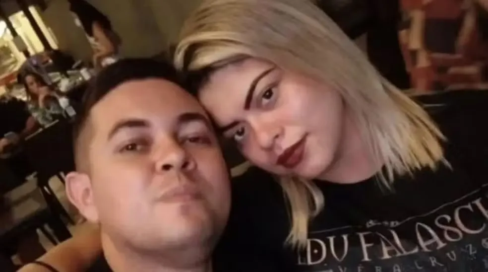 Esposa suspeita de matar policial atirou à distância e apagou redes sociais antes de pedir socorro, diz advogado