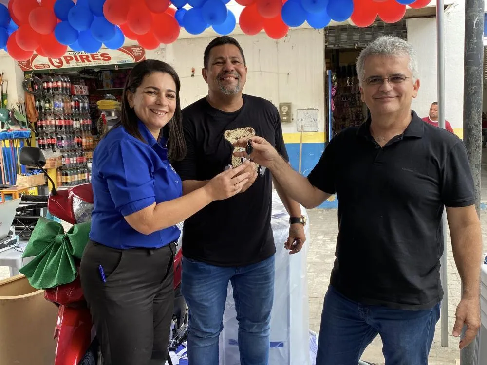Supermercado MartMag realiza Show de Prêmios e sorteia moto 0km em Santa Quitéria
