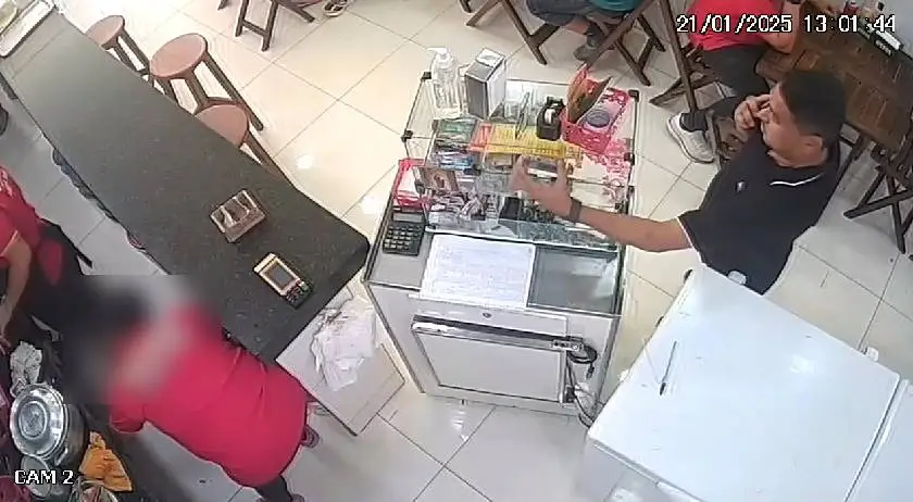 Homem é flagrado furtando celular em mercado público no Ceará