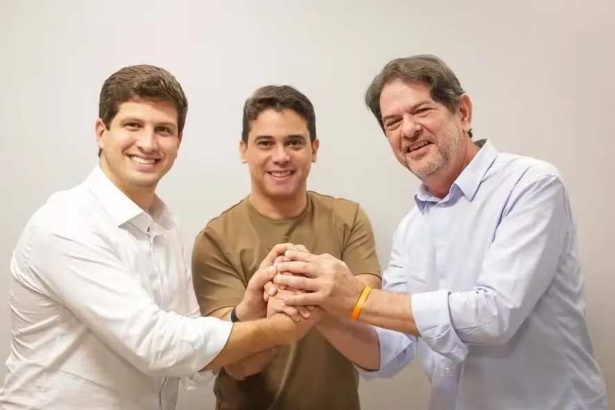 Cid Gomes diz que deputado federal Júnior Mano é vítima de perseguição política