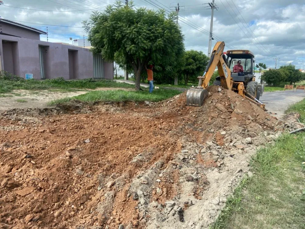 Trecho no bairro Wagner Andrade começa a ser recuperado pela Prefeitura após reportagem do AVSQ